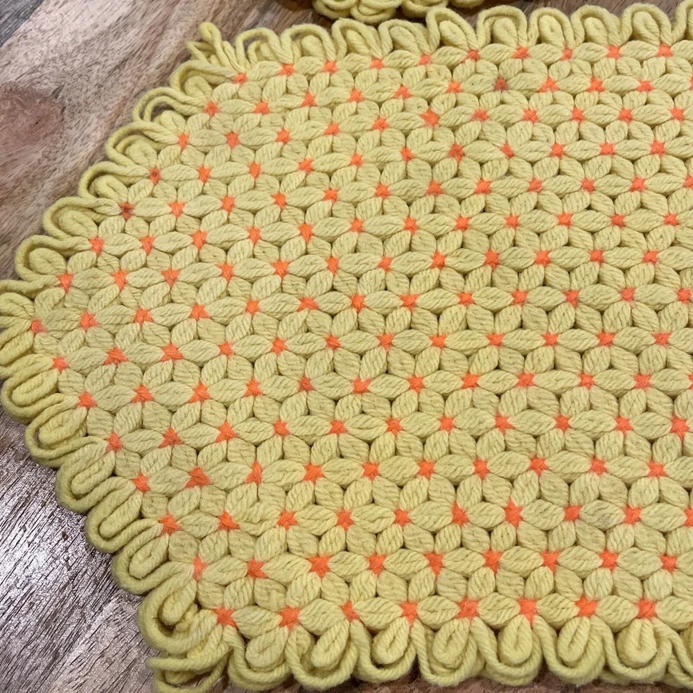 MCM‎ *Mid Century Table PLACEMATS RETRO *Yarn VINTAGE Yellow Orange Boho Hippie